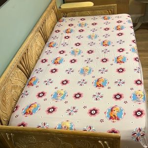 Disney Elsa & Anna Floral twin sheet set Flat/Fitted sheet *Missing Pillowcase!*